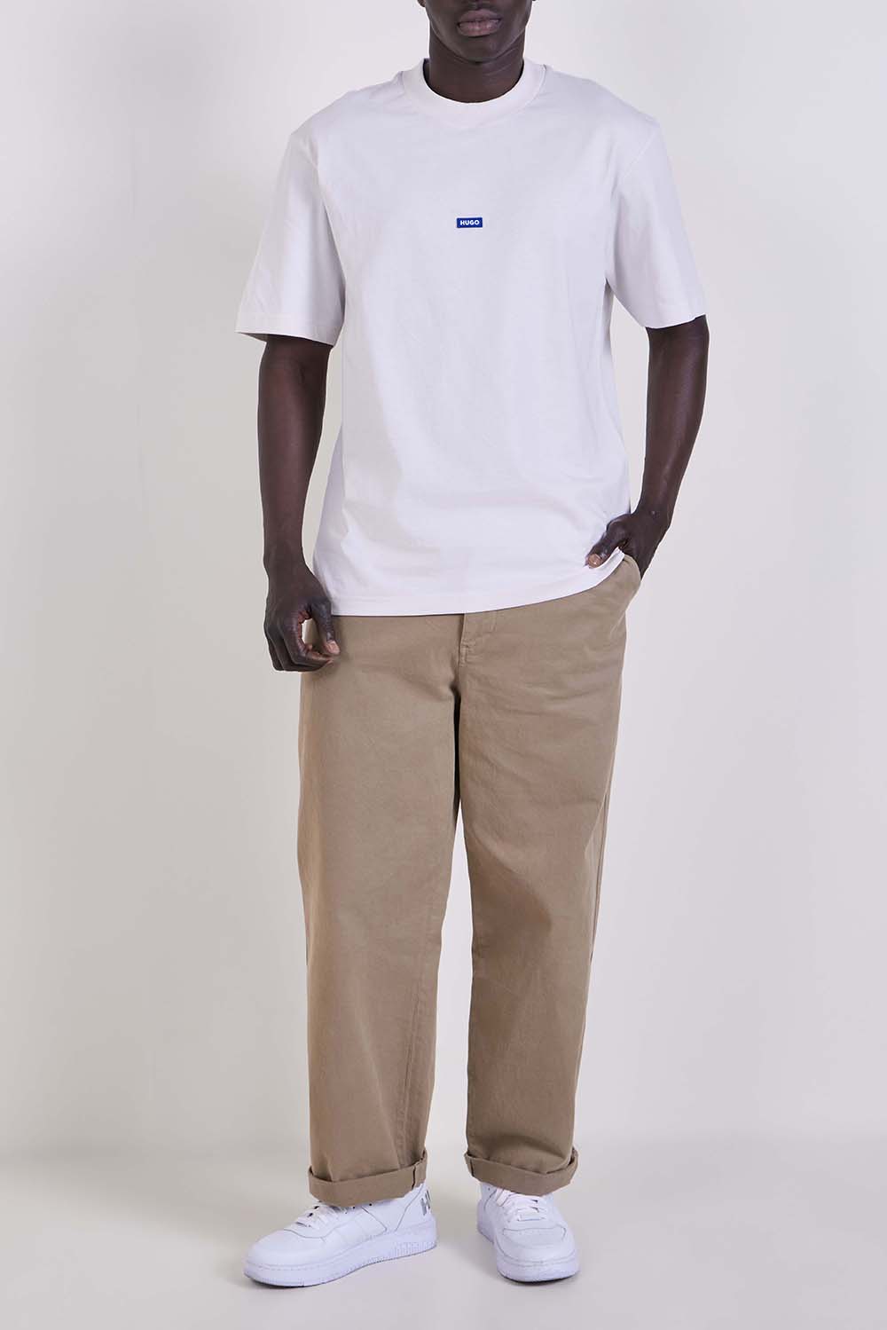 חולצת טי בגזרה ישרה